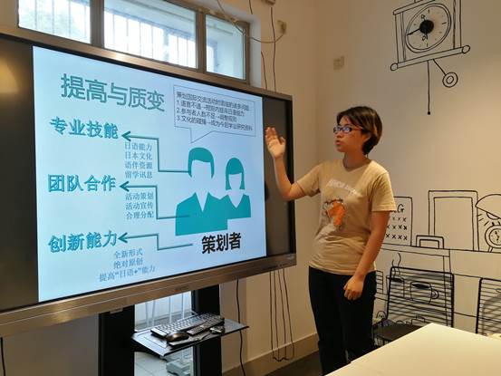 图片包含 文字, 墙壁

已生成高可信度的说明